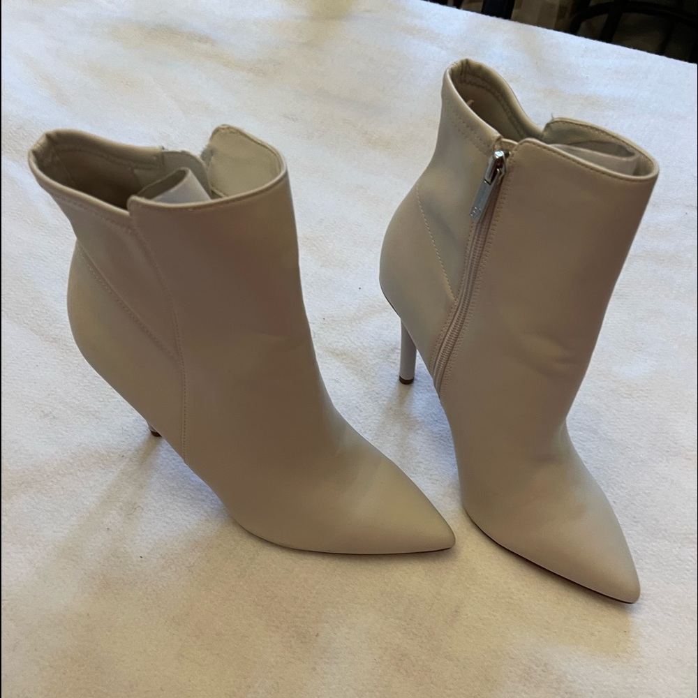 JESSICA SIMPSON women white pointed toe stiletto bootie 10M